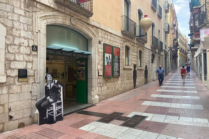 figueres-walking-tour-with-guided-visit-to-the-dali-museum
