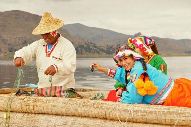 floating-island-of-the-uros