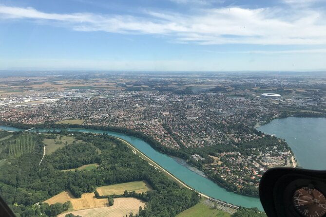 fly-above-lyon-in-a-private-plane