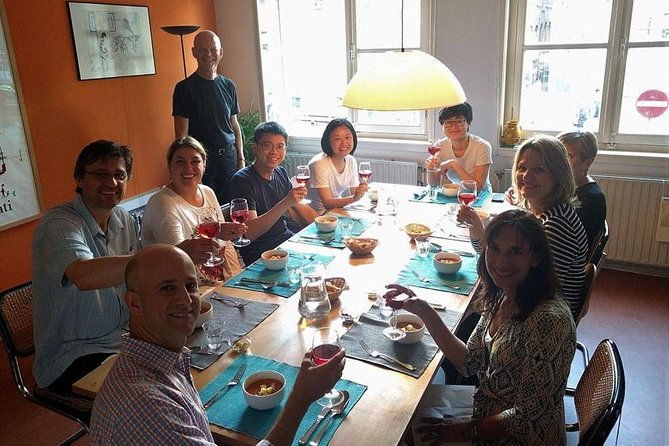 french-bistro-style-dinner-overlooking-amsterdams-canals