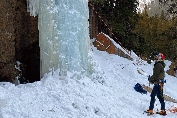 frozen-waterfall-snowshoe-tour-estes-park