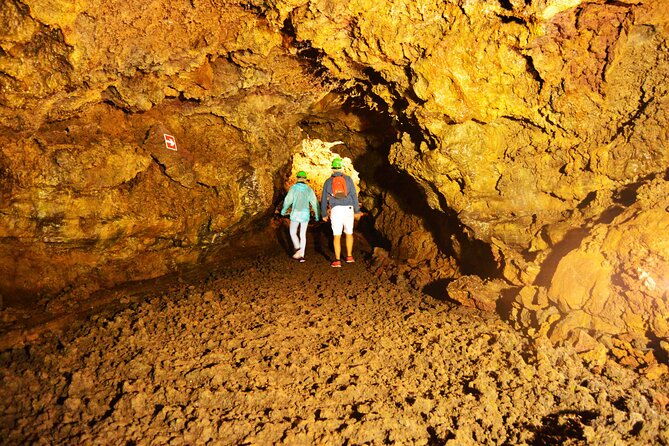 full-day-lagoons-and-volcanoes-tour-in-terceira-island