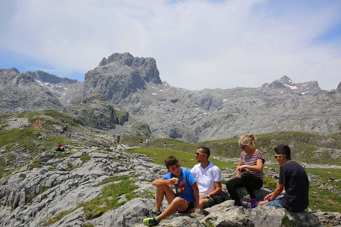 full-day-private-4wd-tour-from-santander-to-picos-de-europa-excellent-meals