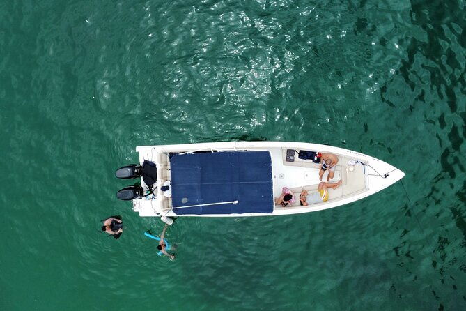 full-day-private-tour-of-the-rosario-islands-by-boat-29-30-ft