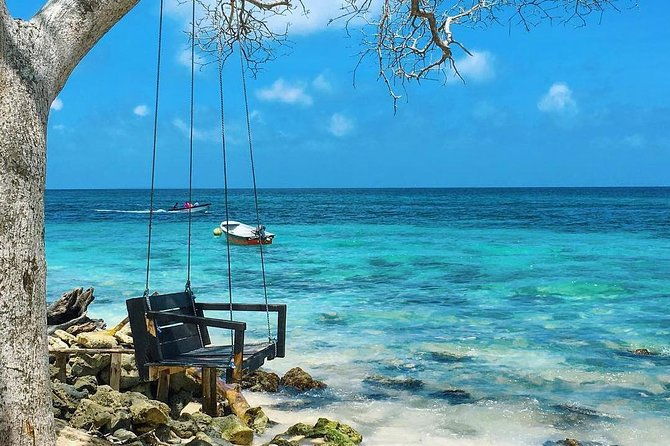 full-day-rosario-islands-playa-agua-azul-cholon-playa-blanca