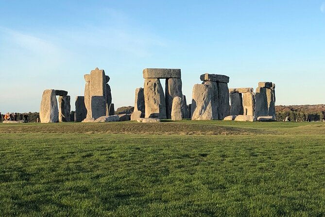 full-day-tour-stonehenge-and-windsor