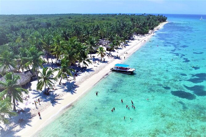 full-day-tour-to-saona-island-by-catamaran-from-cabeza-de-toro