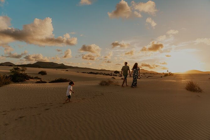 fun-and-spontaneous-family-photoshoot-corralejo-fuerteventura