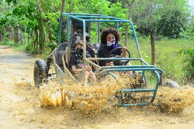 fun-extreme-buggy-tour-on-the-roads-of-macao-and-visit-the-cave-with-transport