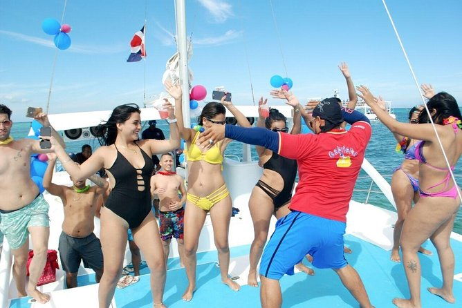 fun-package-parasailing-party-boat-from-punta-cana