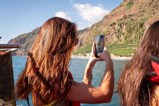 funchal-thrilling-speedboat-tour-see-dolphins-and-whales