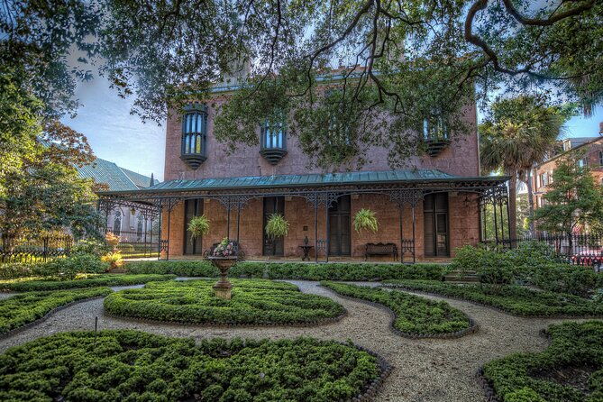 generals-and-generalities-pub-crawl-in-savannah