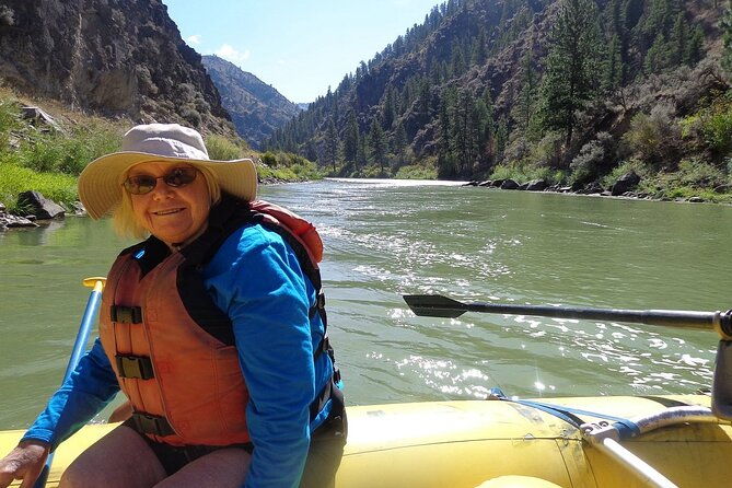 gentle-whitewater-float-on-the-salmon-river