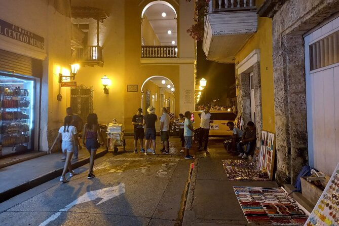 get-the-nightlife-vibe-in-old-city
