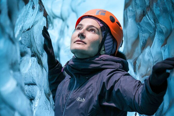 glacier-hike-ice-cave-adventure-with-professional-photos