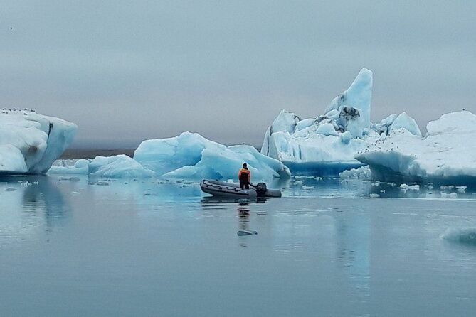 glacier-lagoon-private-tour-with-private-zodiac-boat-ride-on-the-iceberg-lagoon