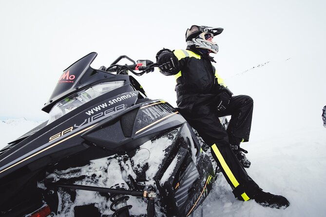 glacier-rush-fast-pace-snowmobile-snomo-glacier