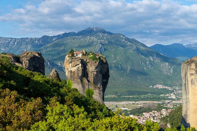 golden-sunrise-meteora-private-photo-tour