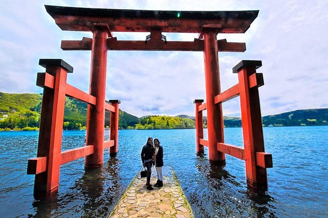 gotemba-outlet-mall-plus-lake-kawaguchi-or-hakone-tour-by-chartered-van
