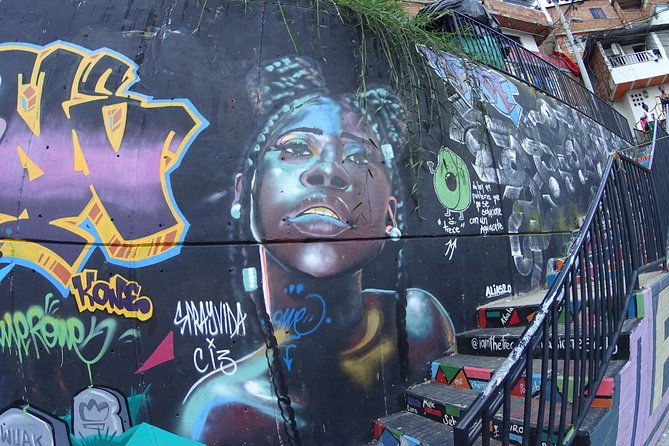 graffiti-tour-graffiti-city-comuna-13-private-tour