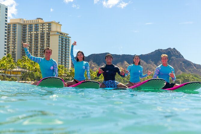 group-surf-lesson-in-the-heart-of-waikiki