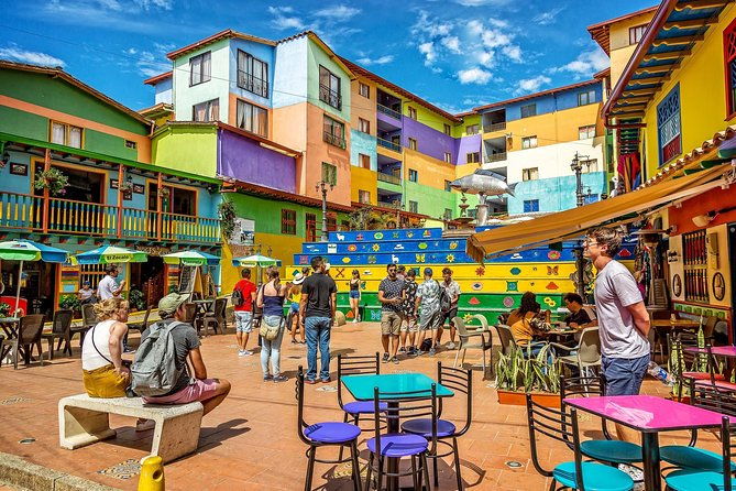 guatape-adventure-color-and-landscape