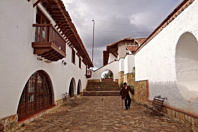 guatavita-lake-town-from-bogota