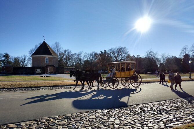 guided-colonial-christmas-tour-in-williamsburg-2
