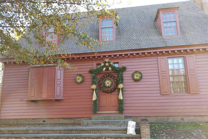 guided-colonial-christmas-tour-in-williamsburg