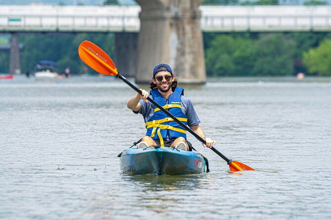 guided-downtown-skyline-kayak-tour-in-austin-2