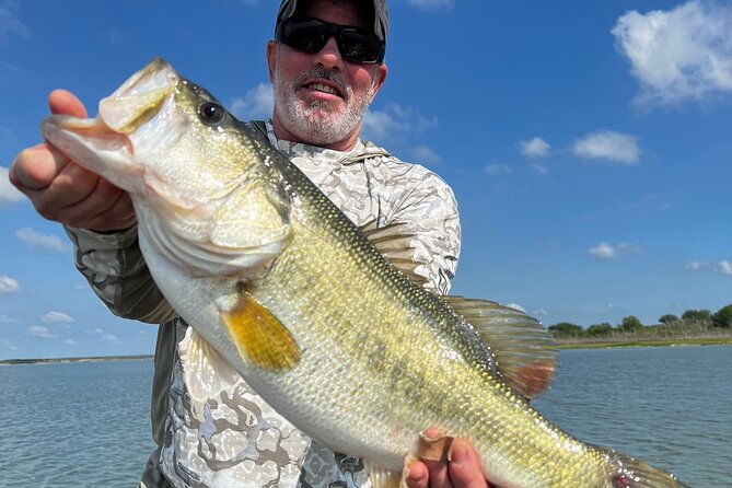 guided-fishing-trip-on-canyon-lake