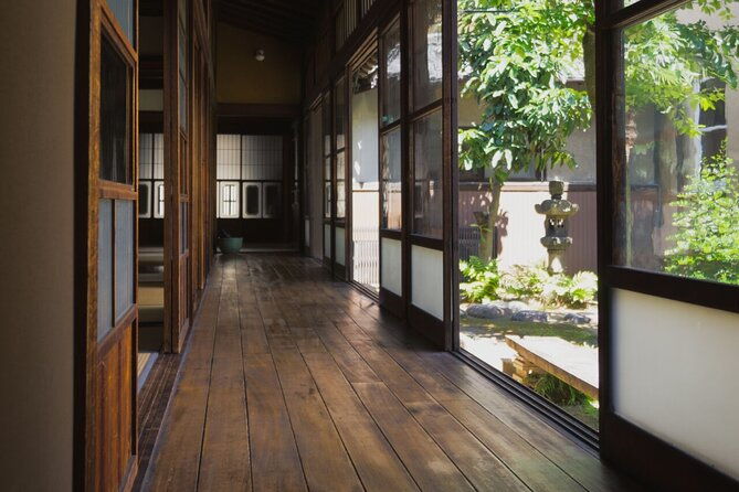 guided-garden-walk-nagoya-castle-gardens-historic-estate