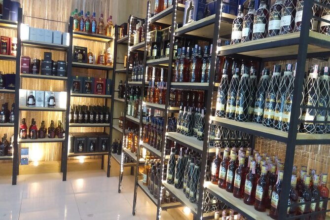 guided-shopping-tour-rum-tasting-chocolate-factory-cigar-factory