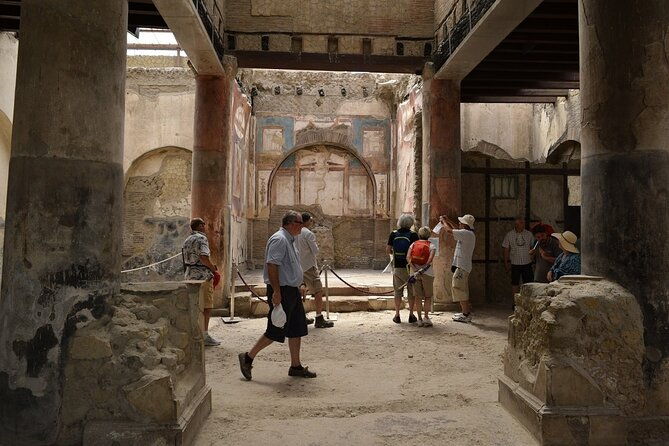 guided-tour-of-herculaneum-with-lunch-and-ticket-included
