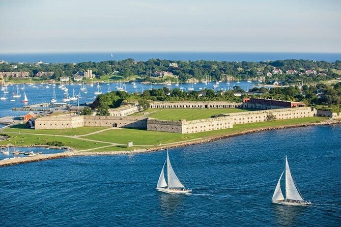 guided-tour-of-newport-in-open-air-lsv