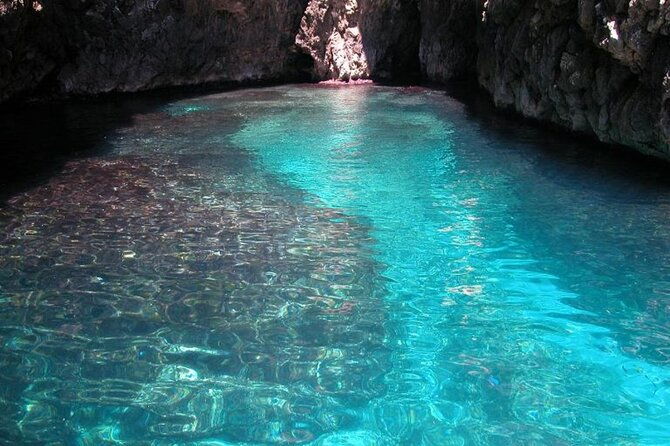 guided-tour-of-the-adriatic-or-ionian-caves-of-1-hour-and-30-minutes-4