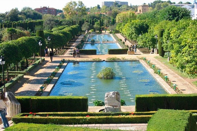 guided-visit-to-the-alcazar-of-the-christian-monarchs-with-admission