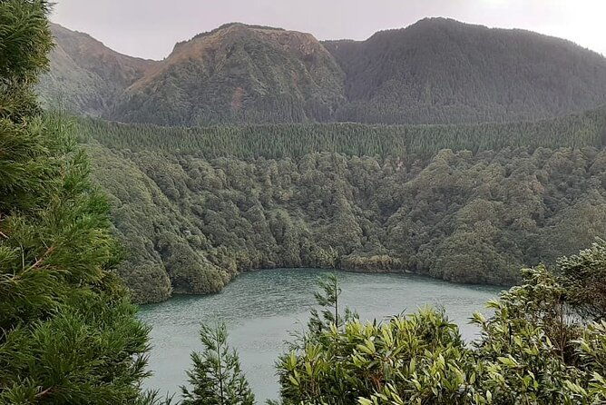guided-visit-to-the-crater-and-volcano-of-lagoa-das-sete-cidades