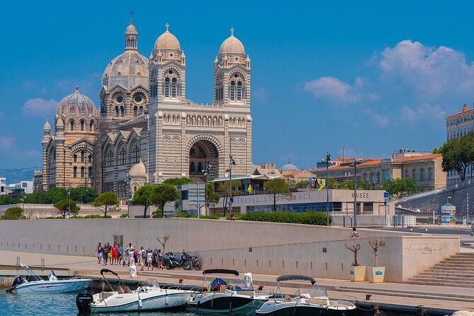 guided-walking-tour-in-marseille-2