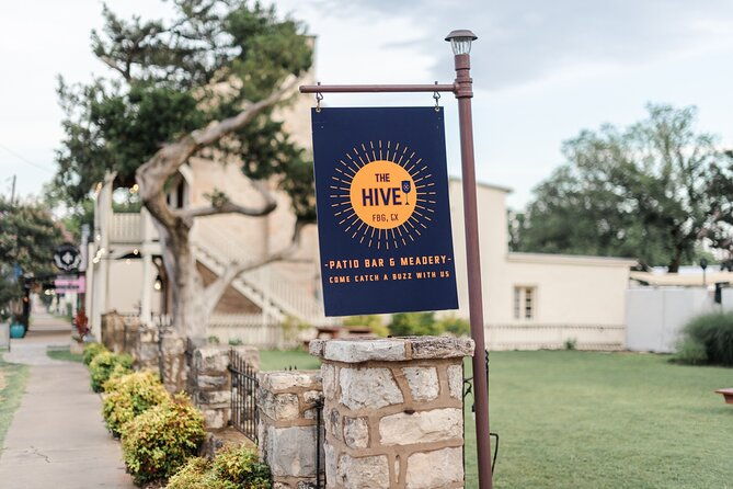 half-day-fredericksburg-bubbly-booze-night-bus-guided-experience-2