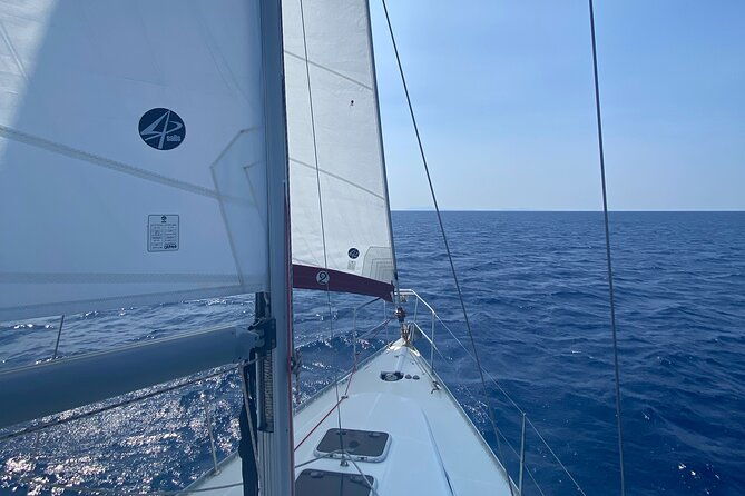 half-day-private-sailing-cruise-in-santorini-island-up-to-6-pax