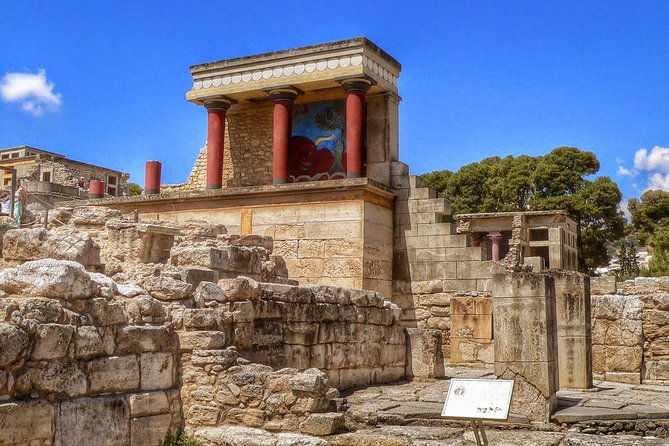 half-day-private-tour-to-knossos-palace-skip-the-line-panoramic-city-tour