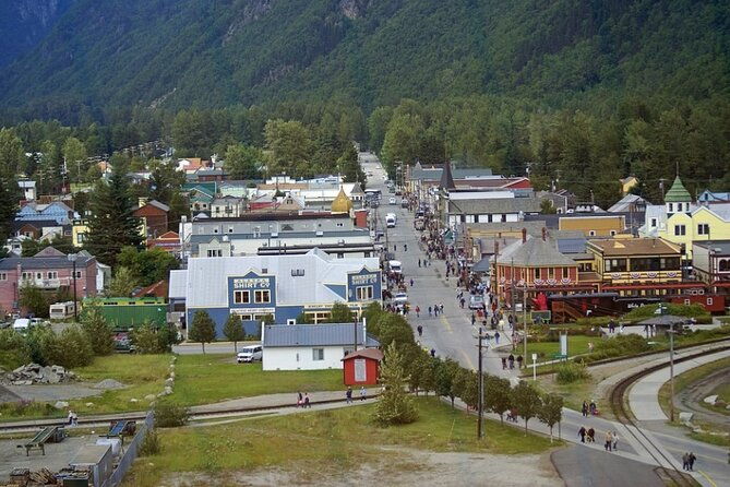 half-day-skagway-city-tour-and-white-pass-summit-adventure