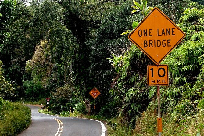 halfway-to-hana-waterfall-garden-of-eden-tour