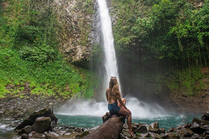 hanging-bridges-arenal-volcano-waterfall-hot-springs-full-day