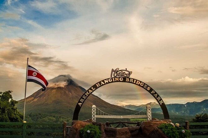 hanging-bridges-arenal-volcano-with-lunch-and-hotsprings