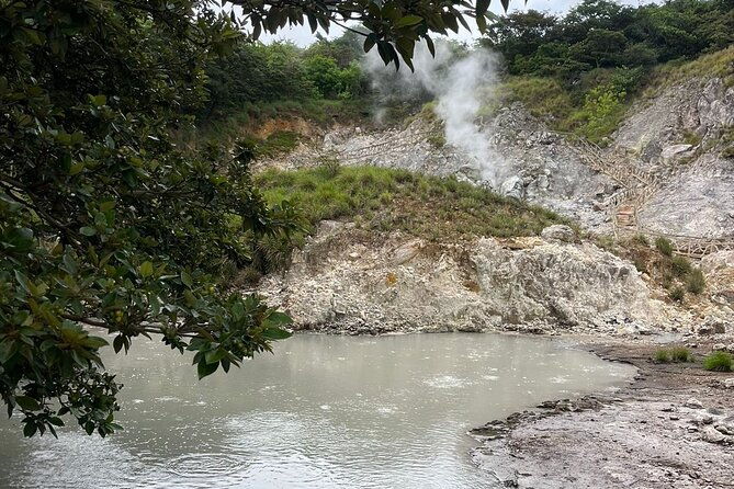 hanging-bridges-hot-springs-at-miravalles-volcano-rainforest