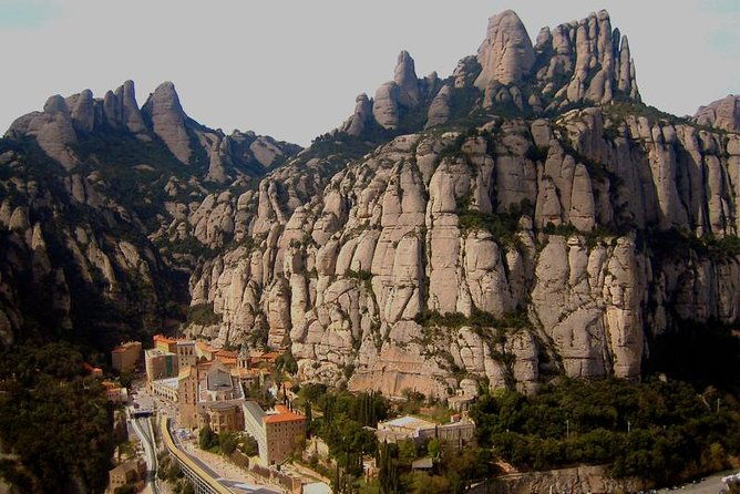 historical-montserrat-half-day-hiking-tour-from-barcelona