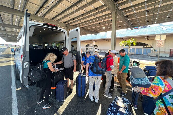 honolulu-private-transfer-to-airport-port-hotel-1-12-passengers