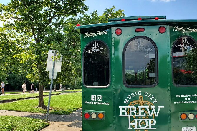 hop-on-hop-off-brewery-trolley-tour-west-loop